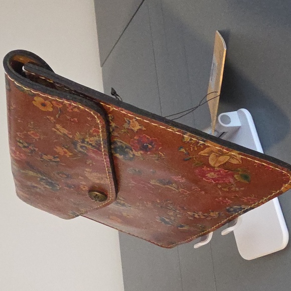 PATRICIA NASH NWT Tan Praire Rose Large Clutch - Picture 5 of 13